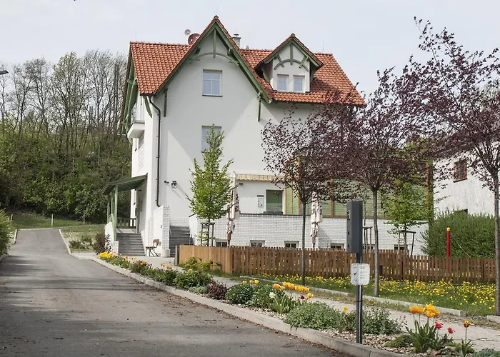 尤帕库酒店 酒店 *